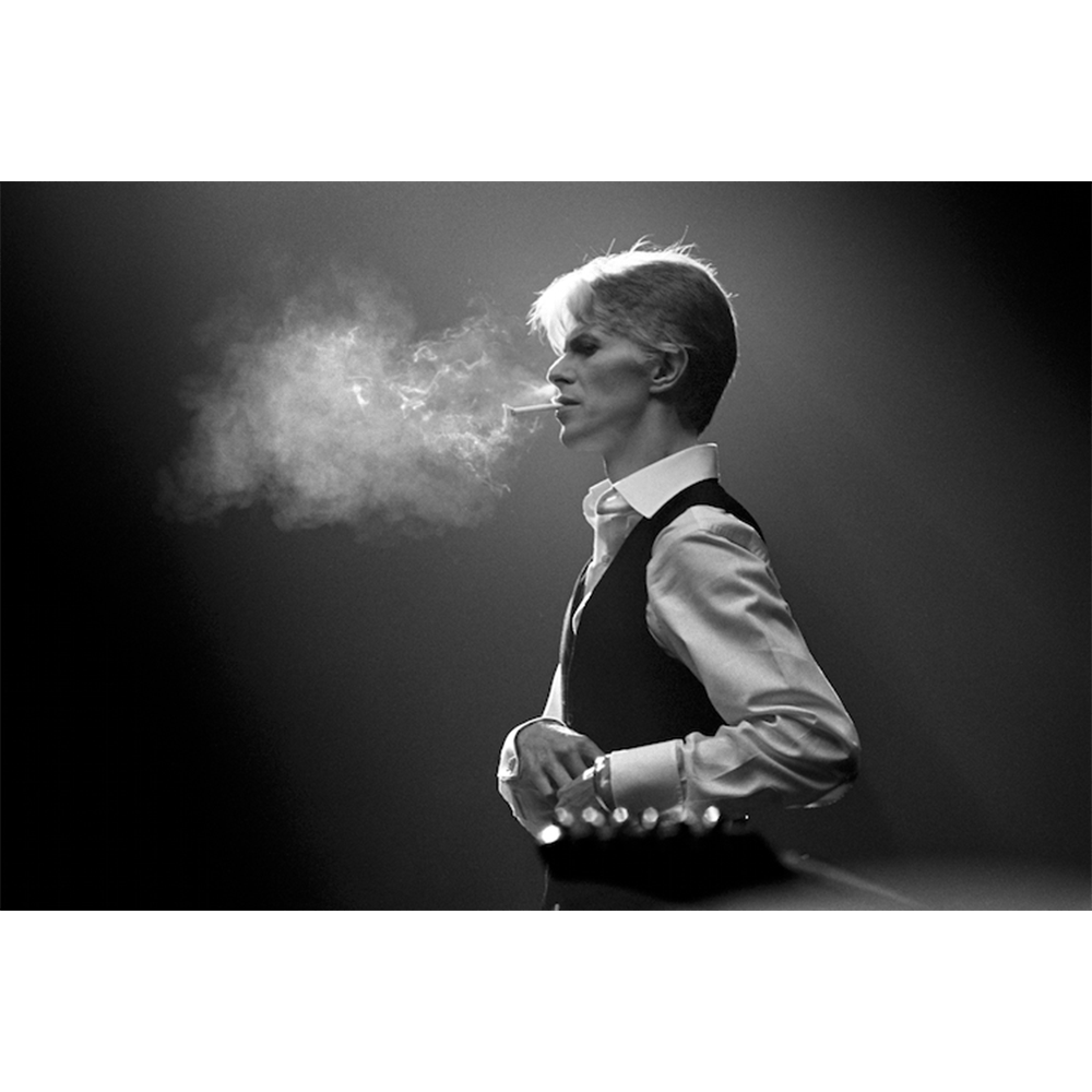 david bowie cigarette photo David Bowie [1] 1976 – Outtake Gallery